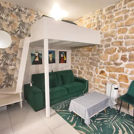 Calme Pour 4 Au Coeur Du Marais Appartamento *